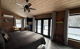 Firefly Fields 2-Acres With Guest House, Game Room, Mountain & River Views